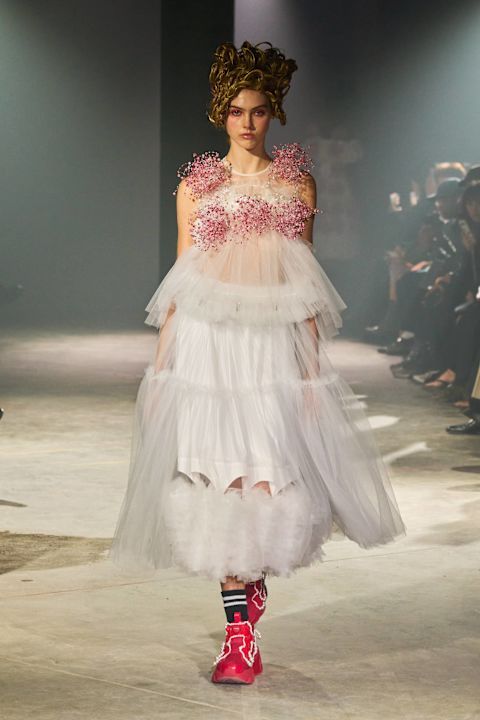 ノワール・ケイニノミヤ(NOIR KEI NINOMIYA)」2025春夏 ノワール・ケイニノミヤ(NOIR KEI NINOMIYA)」2025春夏