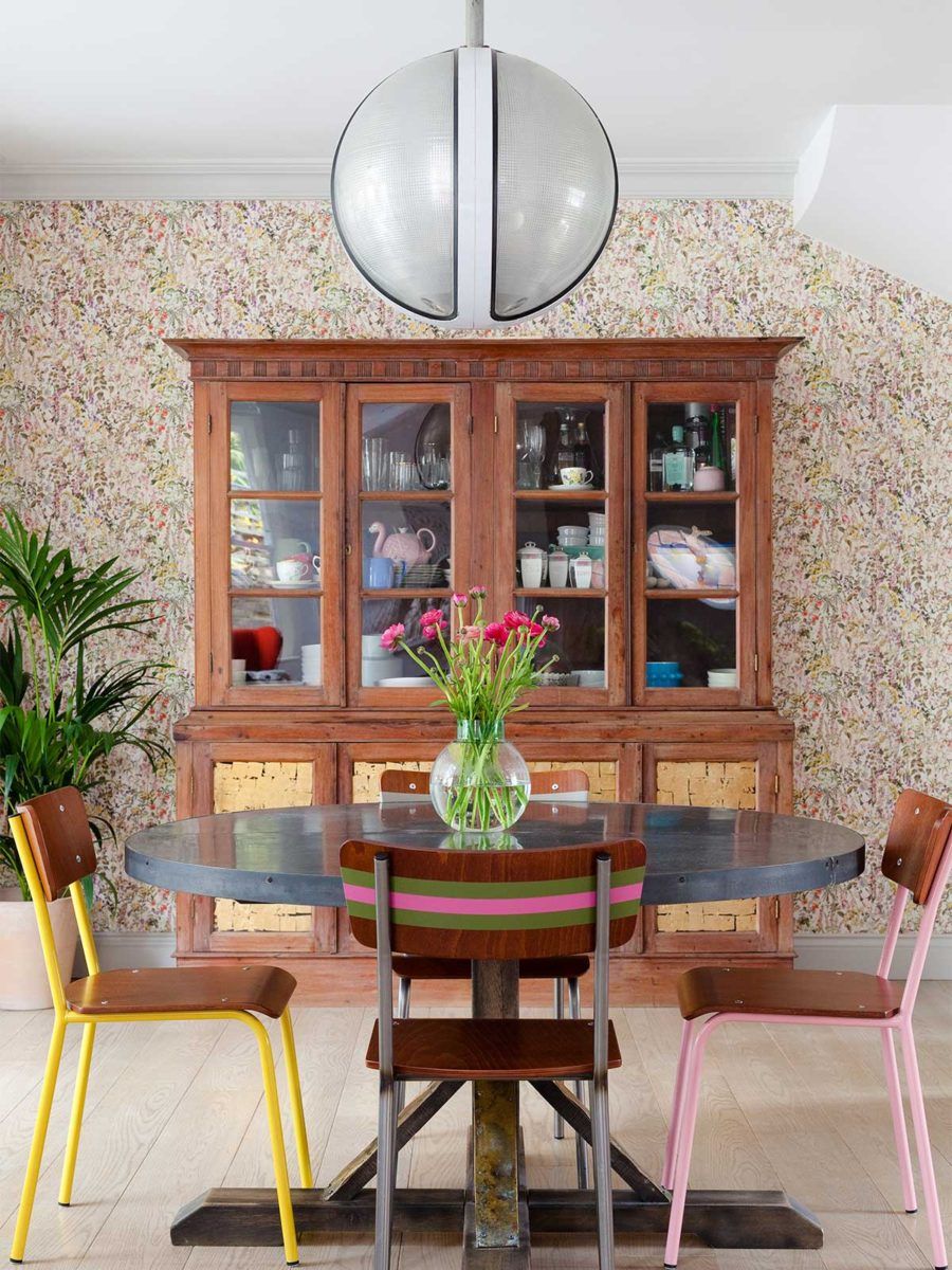 11 Amazing Dining Rooms With Wallpaper