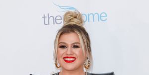 Kelly Clarkson Talks 2023 Weight Loss, Doesn't Wear Spanx Anymore
