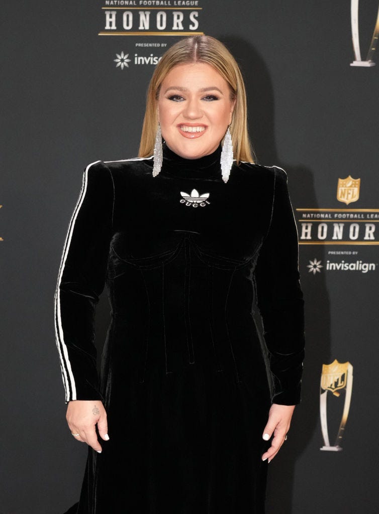 Kelly Clarkson Wears Custom Dallas Cowboys Dress at NFL Honors