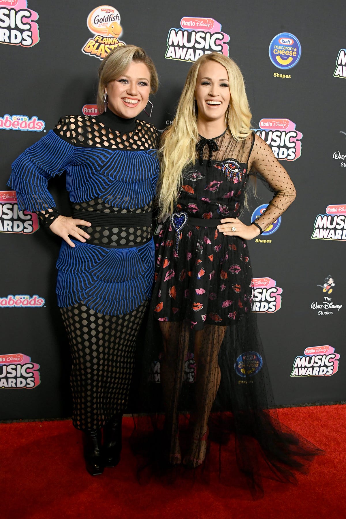 Kelly Clarkson Responds to Carrie Underwood Feud Rumors