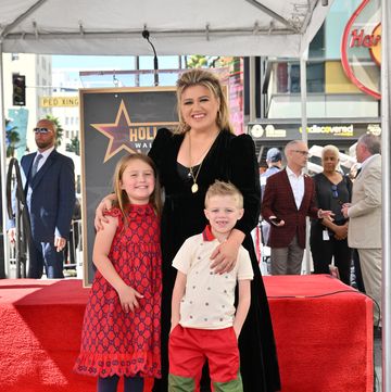 kelly clarkson honored with star on the hollywood walk of fame