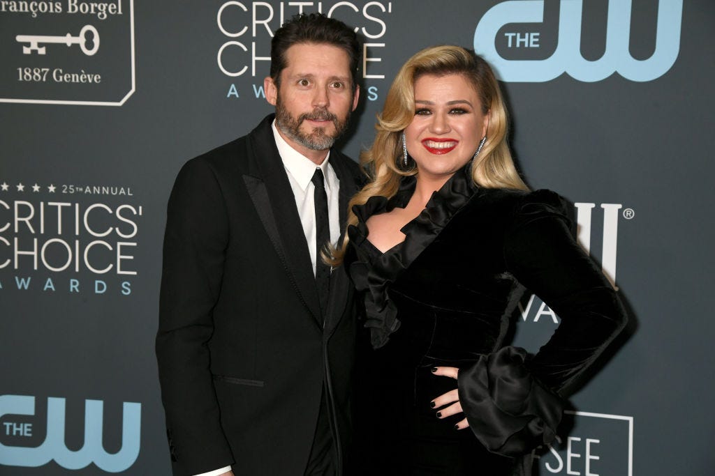 Kelly Clarkson Walks Red Carpet With Husband at Critics Choice Awards