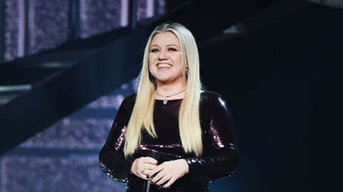 preview for Kelly Clarkson Has The Most Romantic Love Story