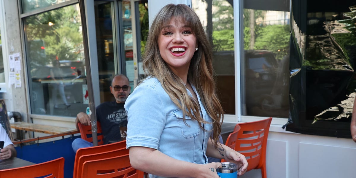 Kelly Clarkson’s 60-Lb Weight Loss: Medication, Diet, Exercise Kelly Clarkson’s 60-Lb Weight Loss: Medication, Diet, Exercise