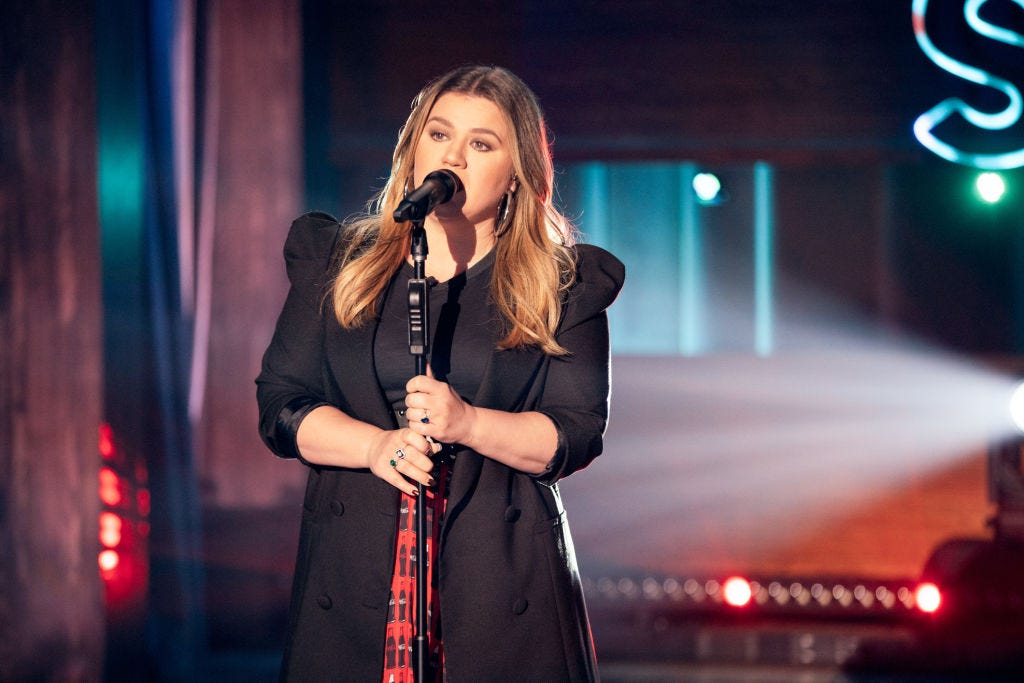 Watch 'The Voice' Star Kelly Clarkson's Super Emotional Performance ...