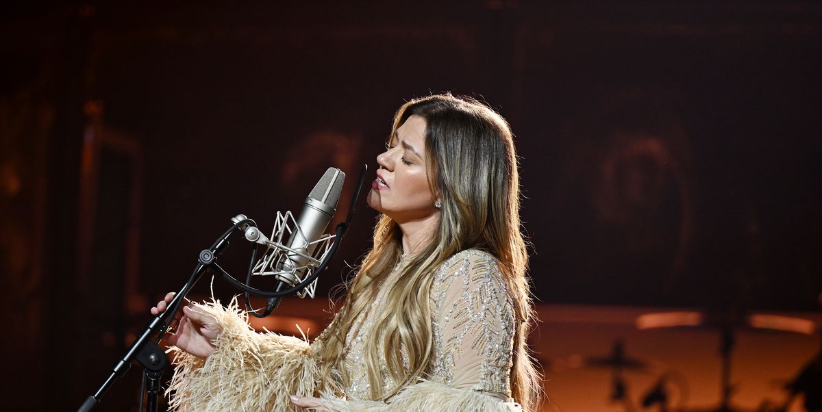 Kelly Clarkson Has "Been Devastated" Over Her Ex Brandon Blackstock's Passing