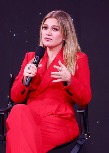 kelly clarkson kylie kelce podcast parenting school instagram