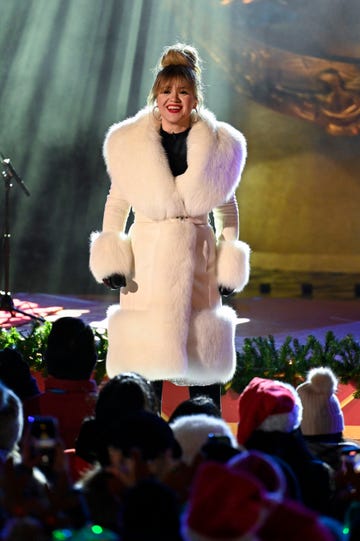 kelly clarkson music news holiday single 2024