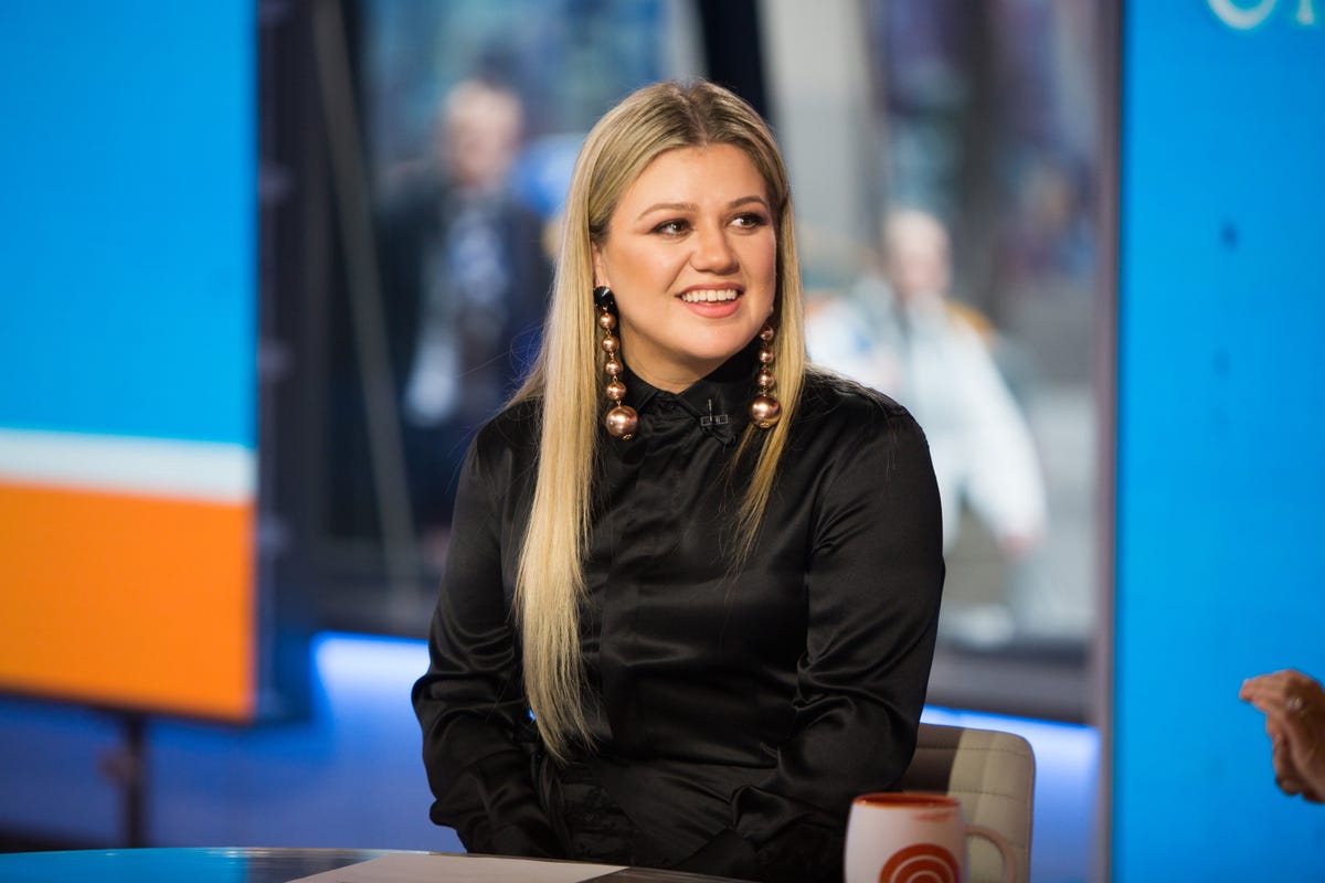 preview for Kelly Clarkson Has The Most Romantic Love Story