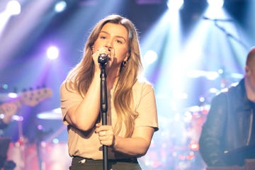 kelly clarkson show 2025 kellyoke total eclipse of the heart