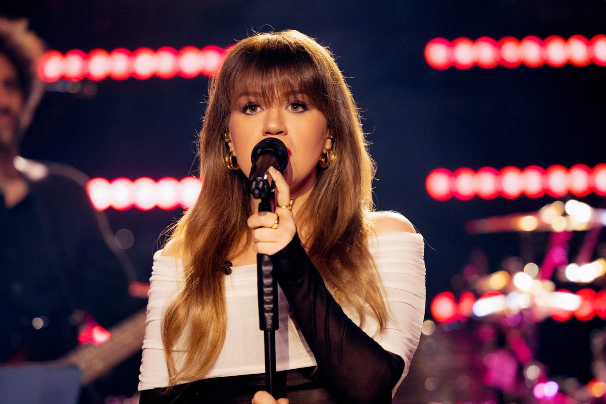 preview for How Kelly Clarkson Became a Pop Legend