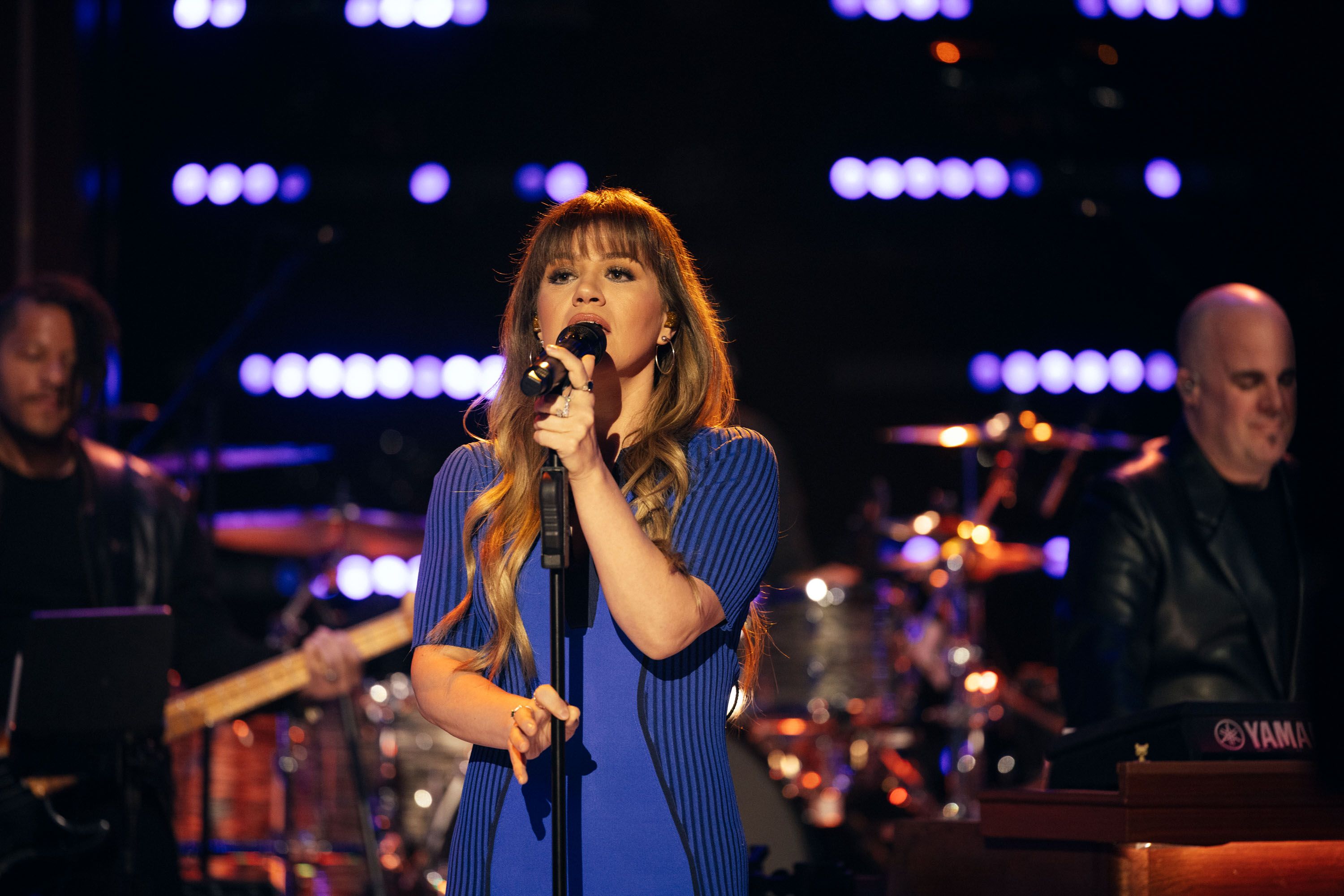 Kelly Clarkson Fans Call Out Her Latest Kellyoke As One Of Her ...