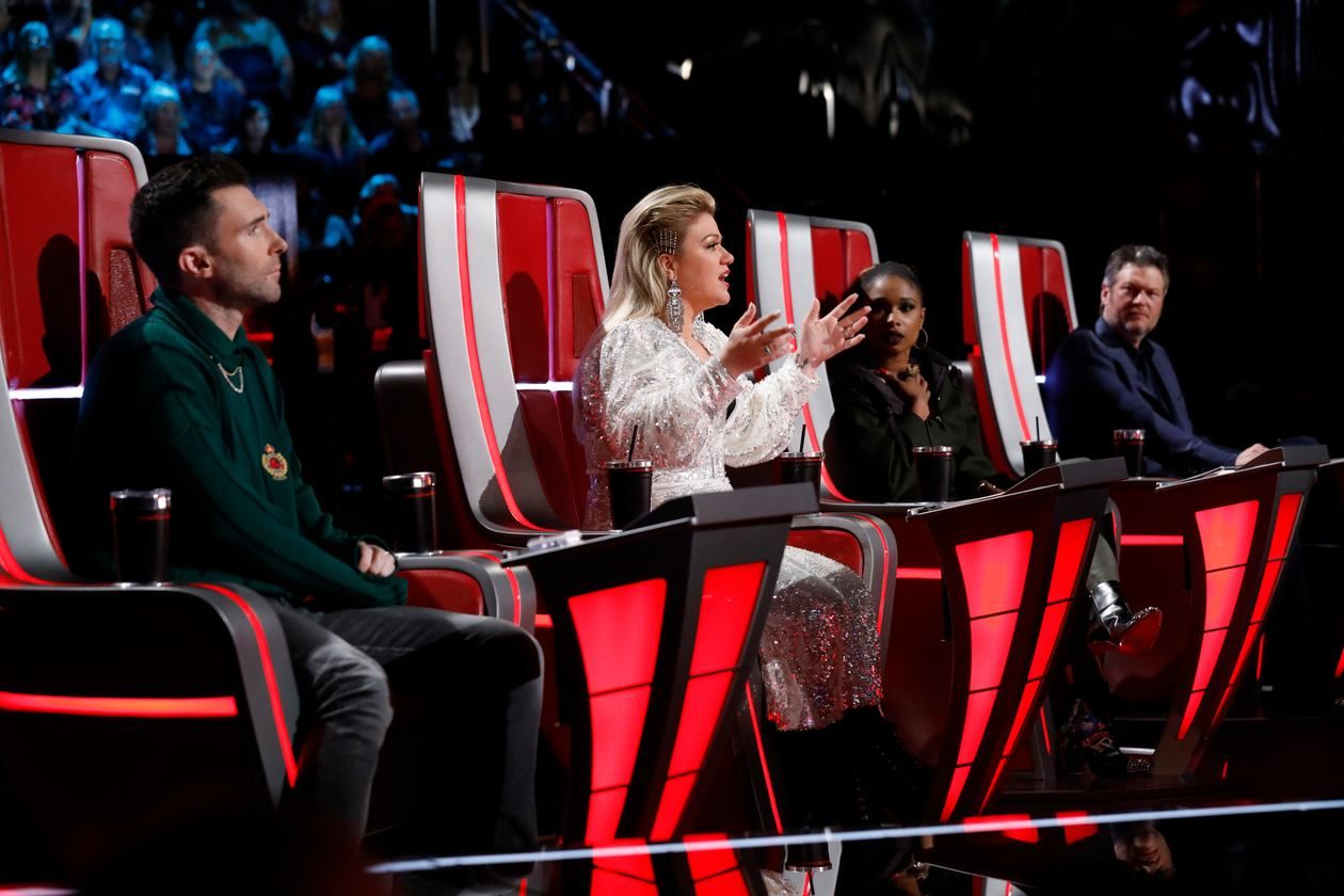 'The Voice' Coach Kelly Clarkson Addresses The Comeback Stage Controversy