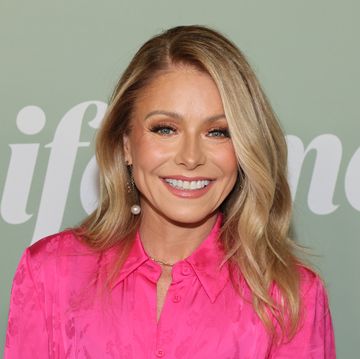 kelly ripa at the variety's 2023 power of women arrivals