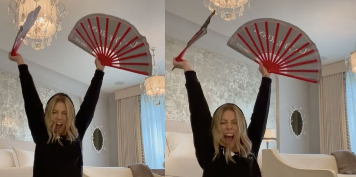 Fans React To Kelly Ripa Doing A Dance Routine With A Split On Instagram