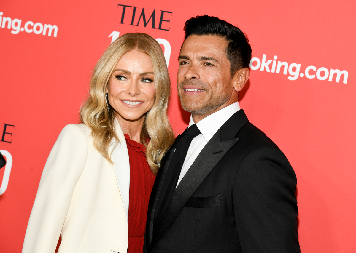 Kelly Ripa and Mark Consuelos Are The Coolest Parents
