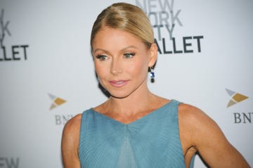 kelly ripa’s controversial comment about thanksgiving will surely fire up the internet