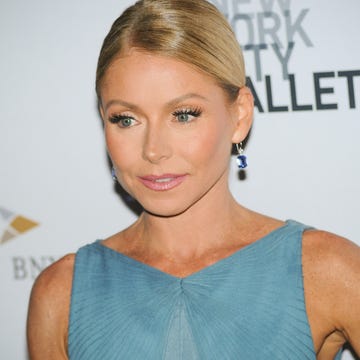 Kelly Ripa’s Controversial Comment About Thanksgiving Will Surely Fire Up the Internet kelly ripa’s controversial comment about thanksgiving will surely fire up the internet