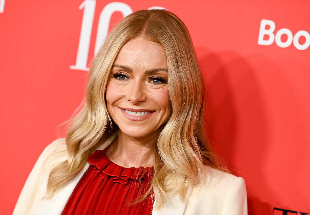 kelly ripa loreal paris revitalift anti aging moisturizer