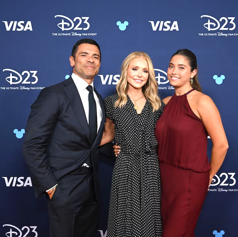 Kelly Ripa and Mark Consuelos Are The Coolest Parents