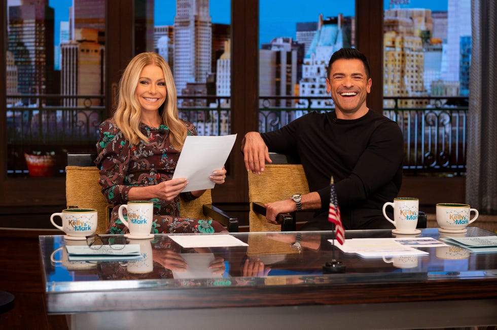 kelly ripa mark consuelos live name change twitter