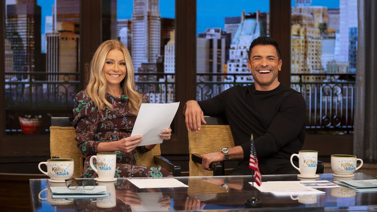 Why Fans Want Kelly Ripa and Mark Consuelos to Change the Name of 'Live'