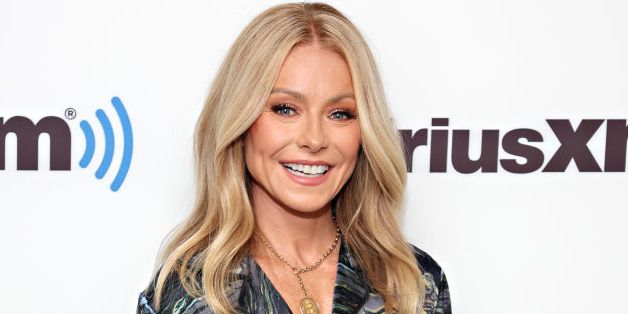 Kelly Ripa Dropped A #TBT Pic Of Her Toned AF Booty In A Cheeky Swimsuit On IG