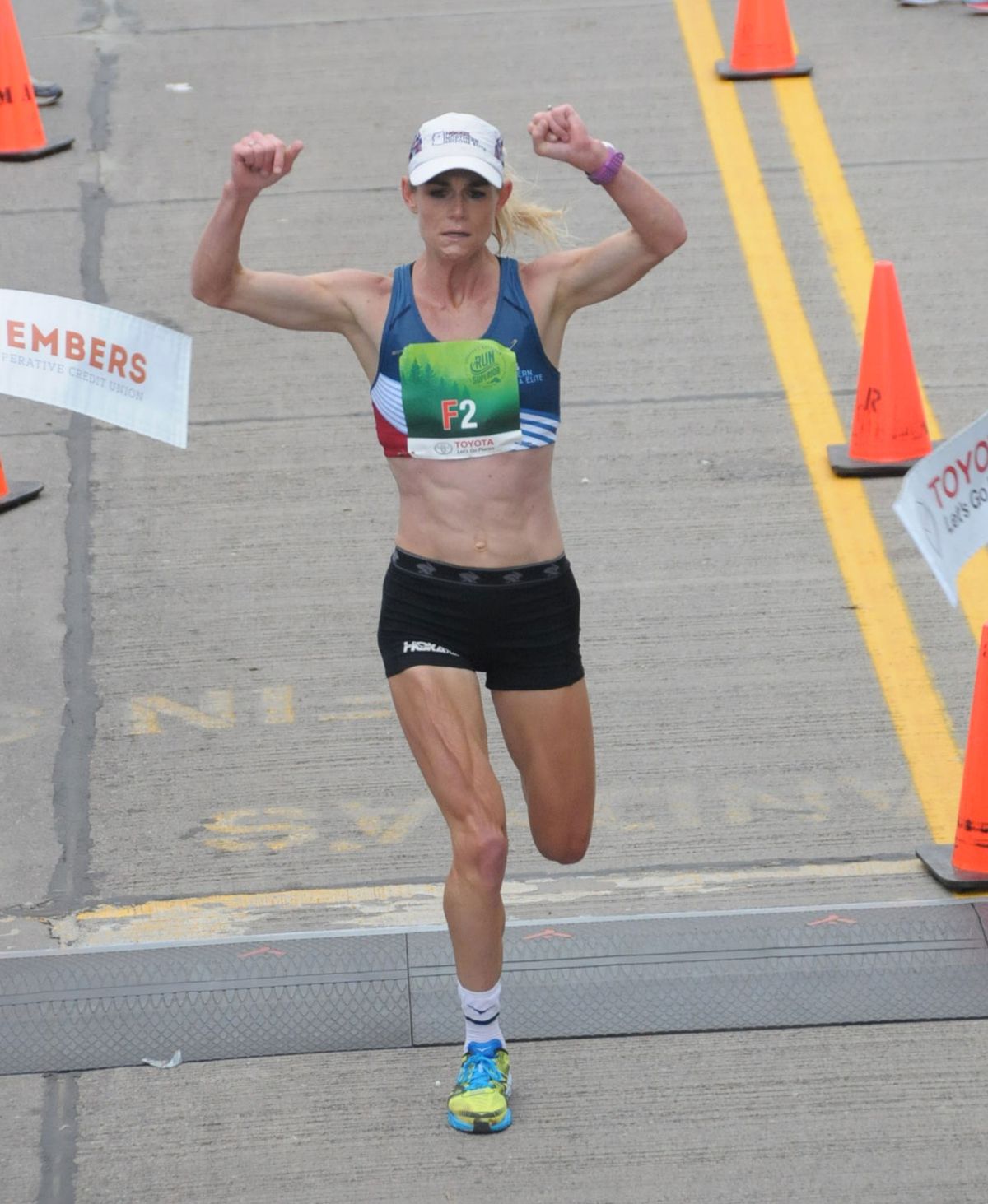 Kellyn Taylor wins Grandma's Marathon