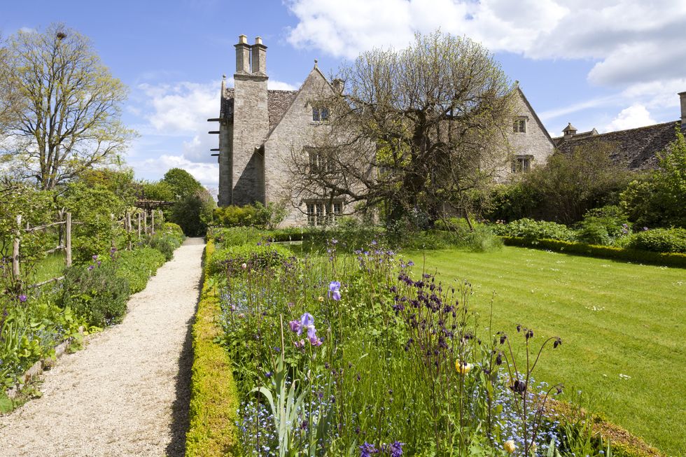 kelmscott manor, oxfordshire uk   the country home of william morris from 1871 until his death in 1896