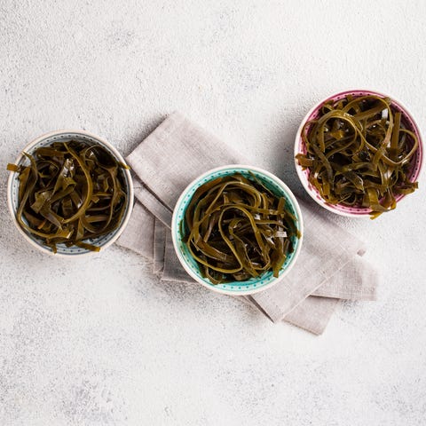 healthy seaweed salad with sesame seeds