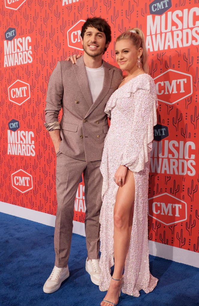 See the Best Dressed Celebrities at the 2019 CMT Music Awards