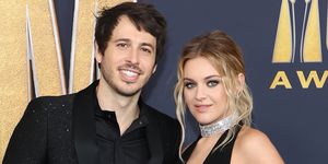 kelsea ballerini and husband, morgan evans, in a tiktok featuring dancing to "heartfirst"