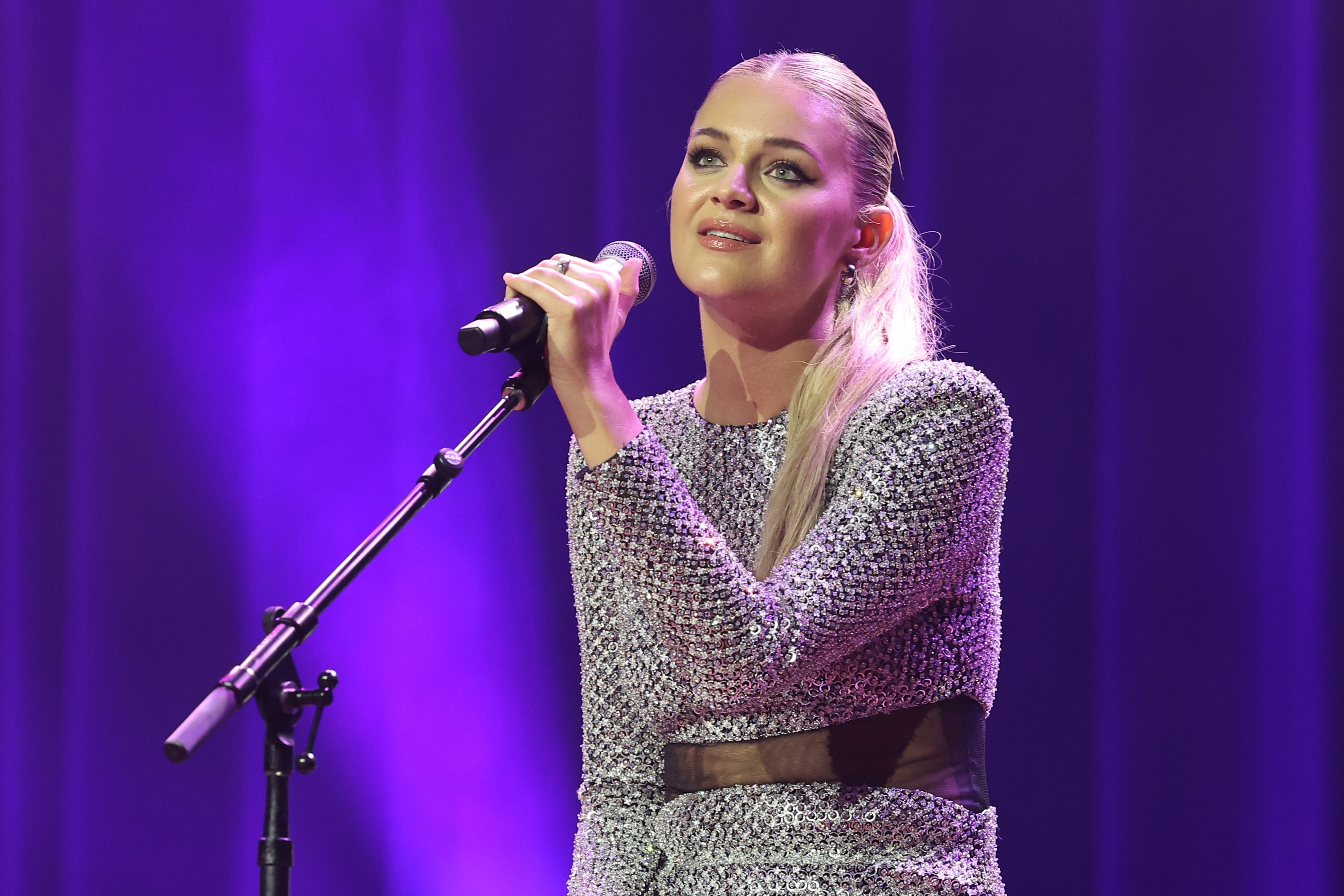 A Fan Hit Kelsea Ballerini With an Object Mid-Concert and She Had to Pause Her Performance