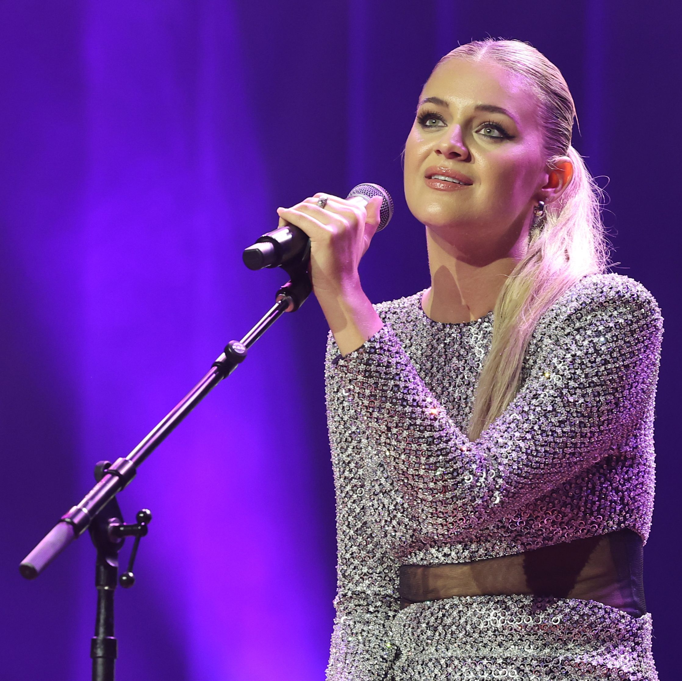 A Fan Hit Kelsea Ballerini With an Object Mid-Concert and She Had to Pause Her Performance