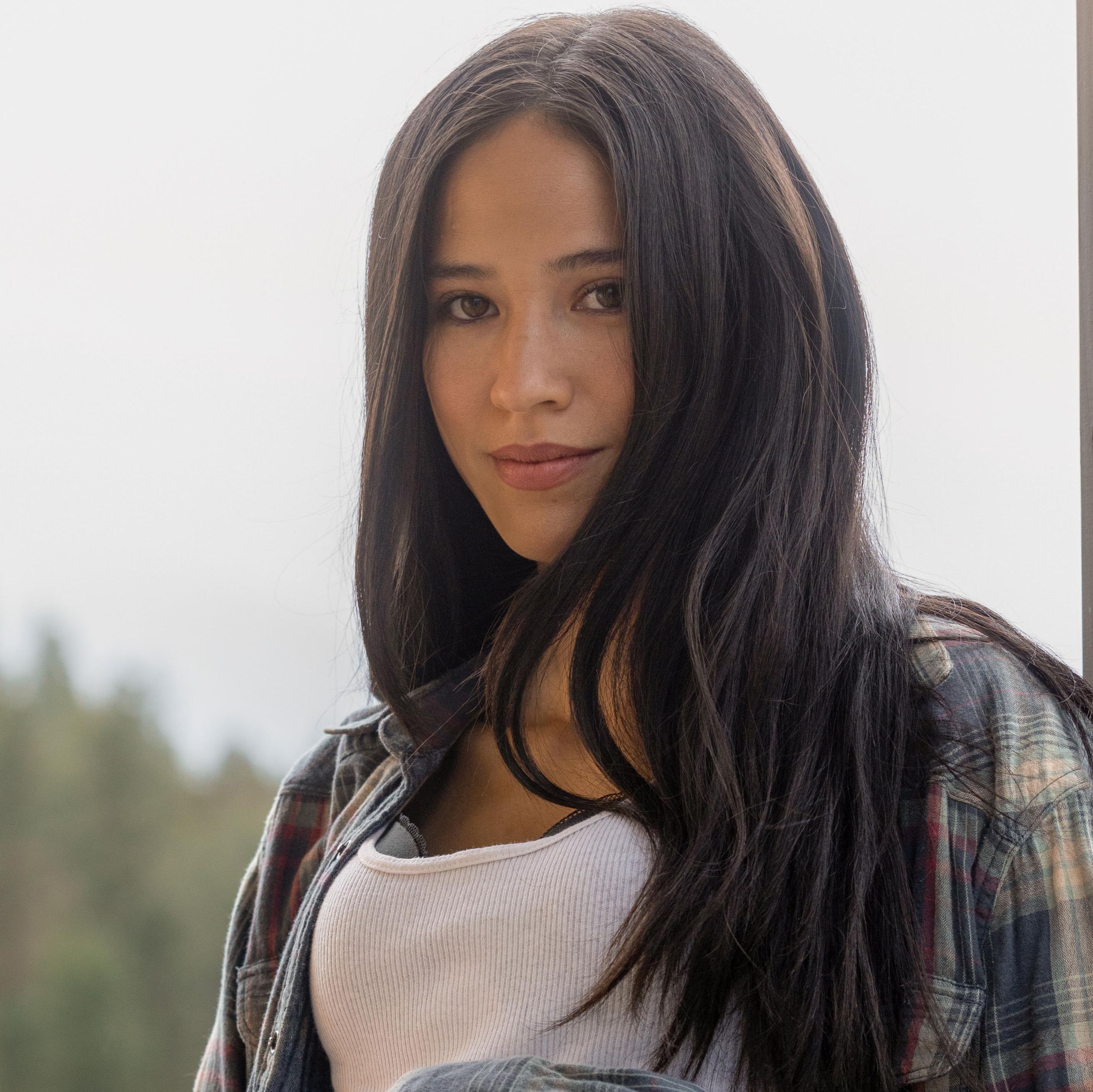 'Yellowstone' Fans Are Freaking Out Over Kelsey Asbille's Behind-the-Scenes Photos From Set