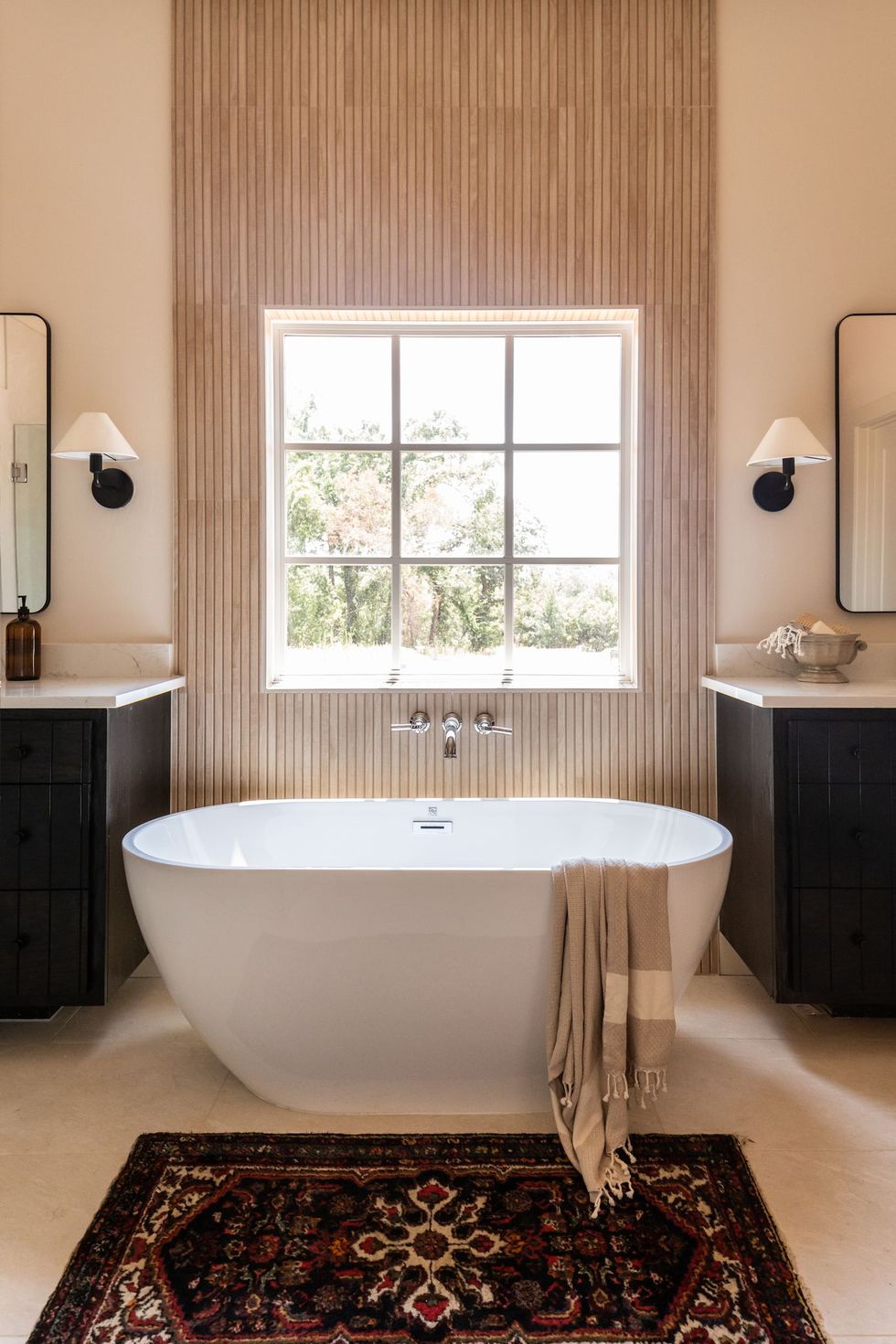 Embracing Modern Luxury: Latest Home Bath Trends