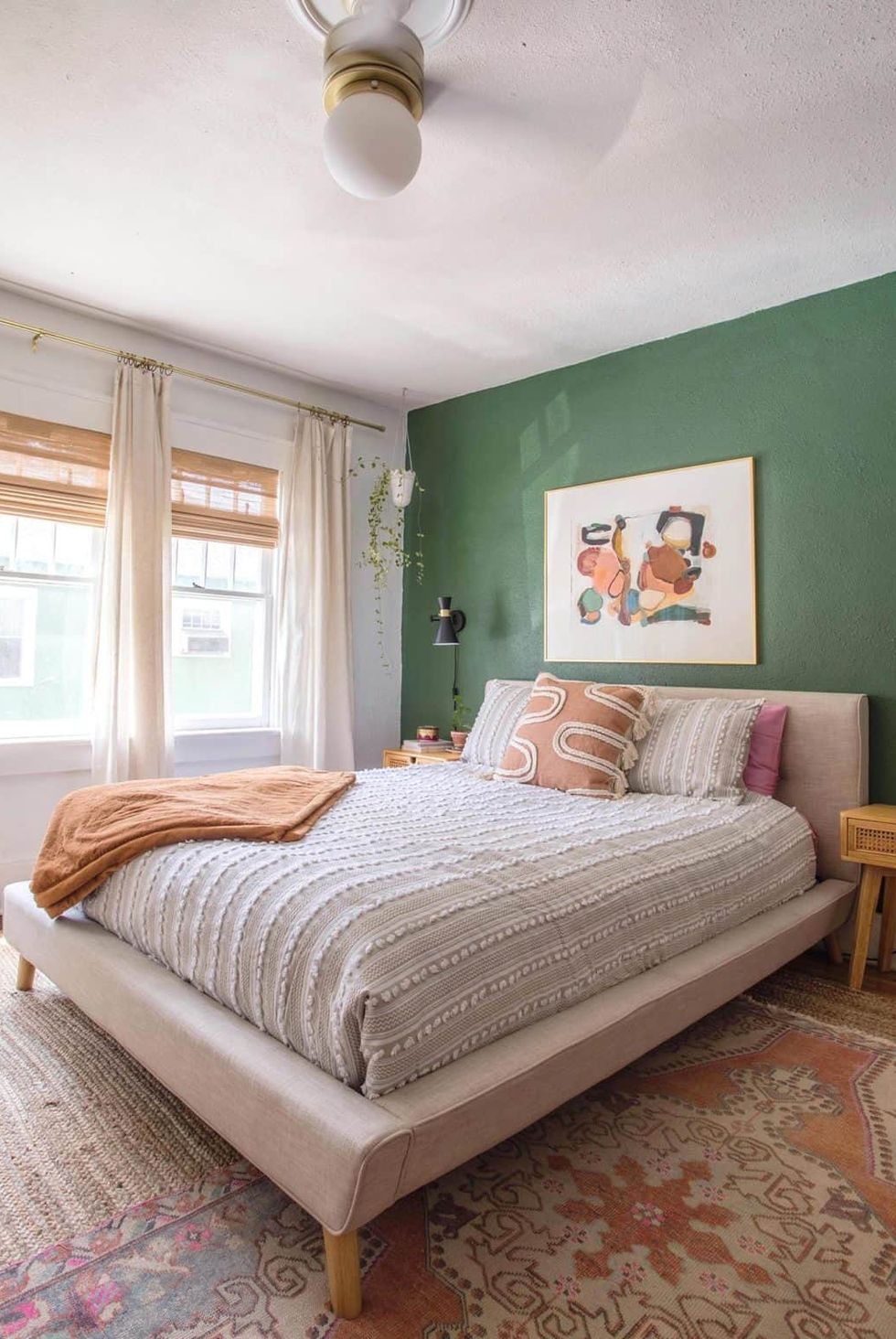 green accent wall