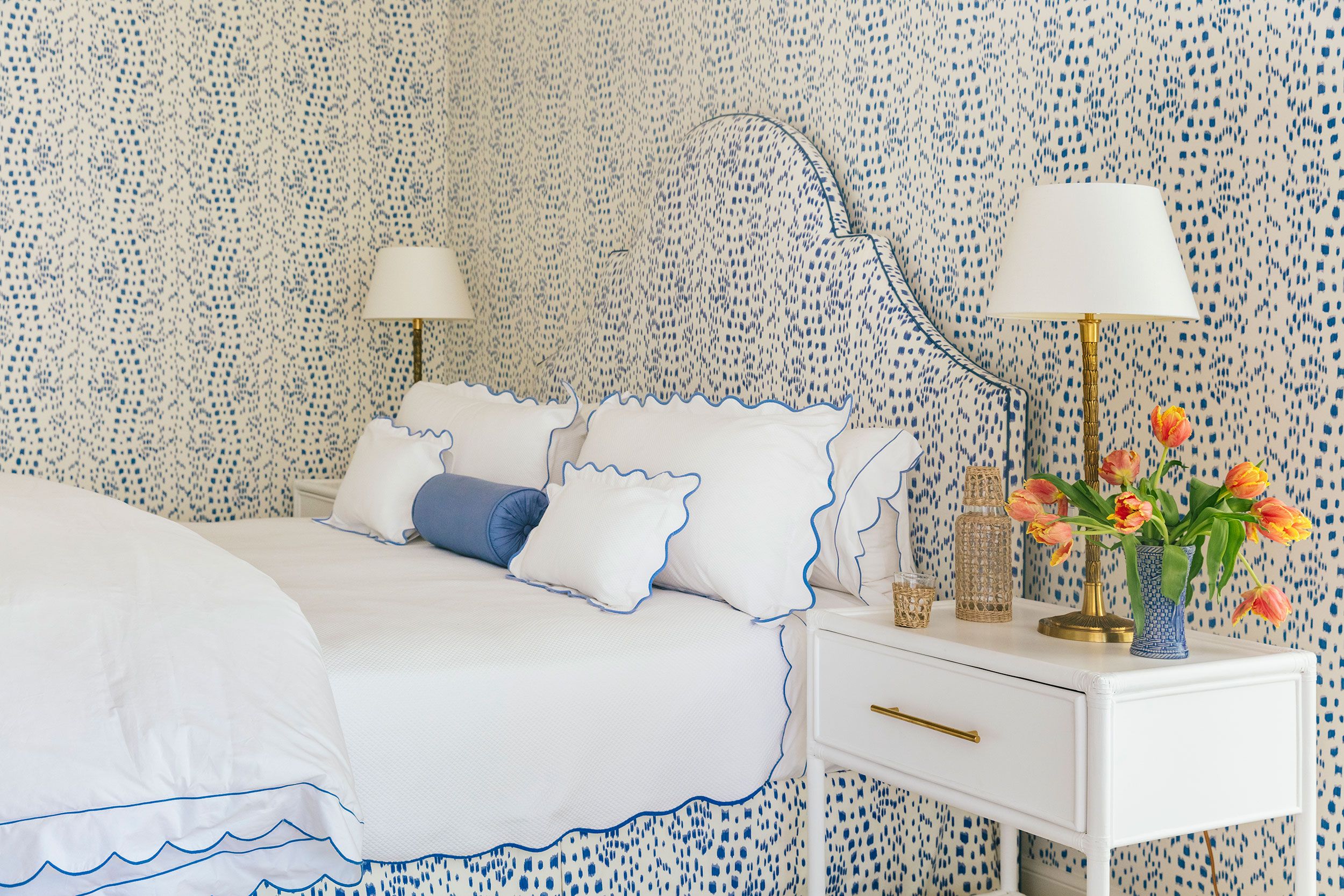 45 Bedroom Wallpaper Ideas That Will Bring Instant Beauty to Your Boudoir