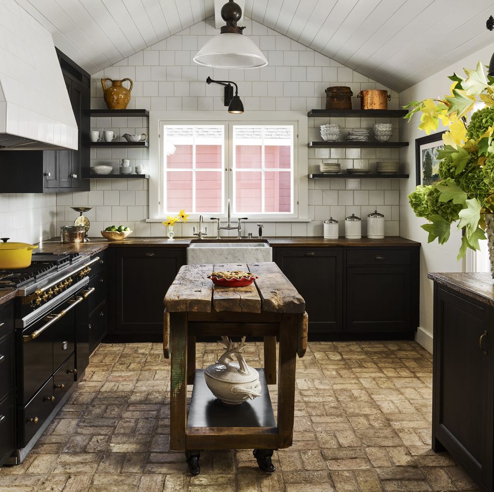52 Farmhouse Kitchens You'll Want to Cook In All the Time