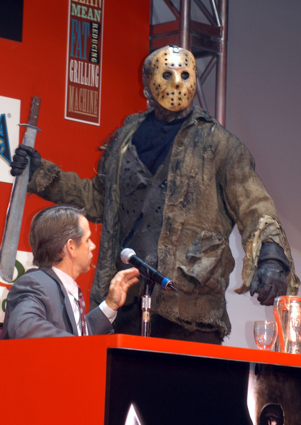 robert englund and ken kirzinger face off in las vegas to promote the film "freddy vs jason"