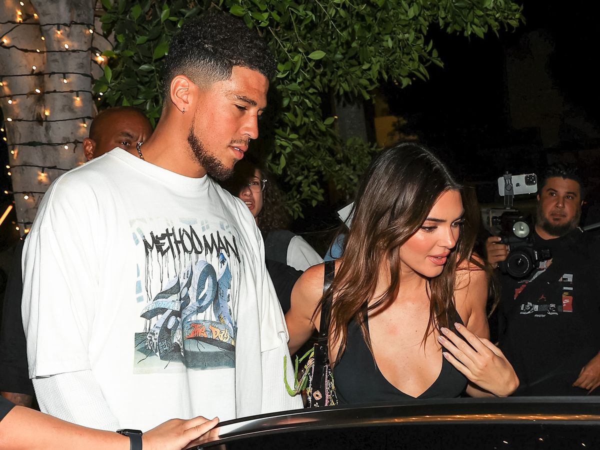 Kendall Jenner & Devin Booker On NYC Date: She Wears Camel Leather –  Hollywood Life