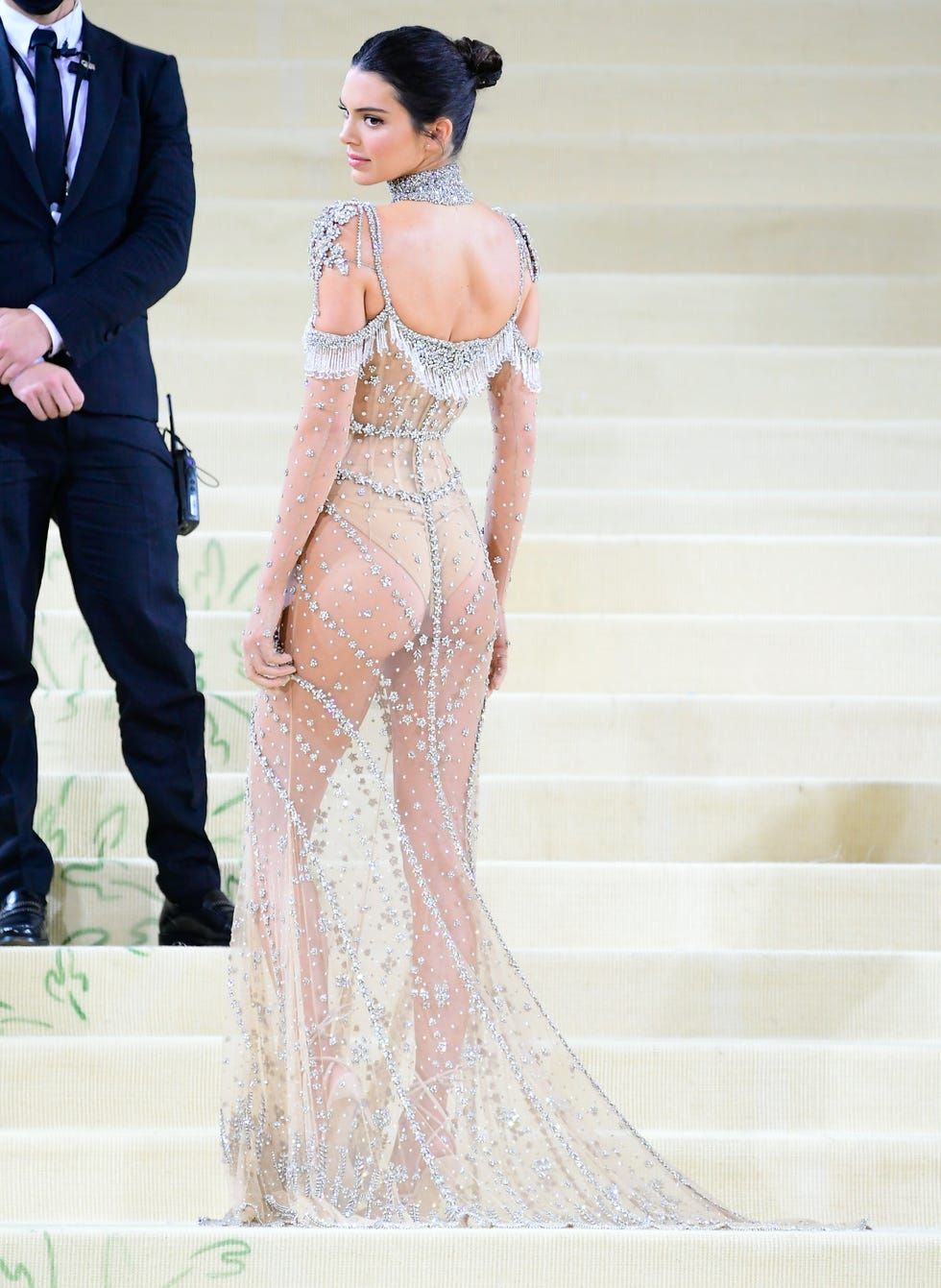 the 2021 met gala celebrating in america　a lexicon of fashion  street sightings