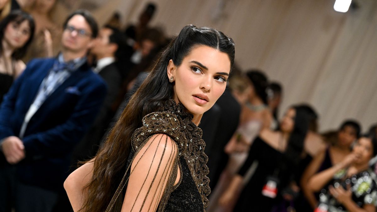 preview for Kendall Jenner's lash routine