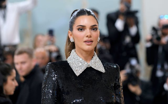 Kendall Jenner Wore $12 TikTok-Famous Mascara At The Met Gala