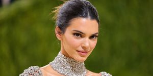 kendall jenner recreated her bikini and snow boots look