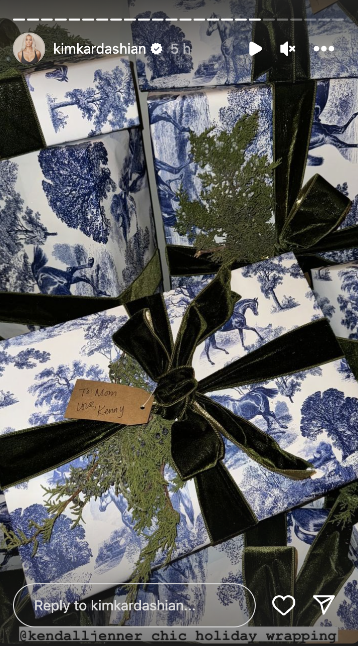 kendall jenner christmas wrapping