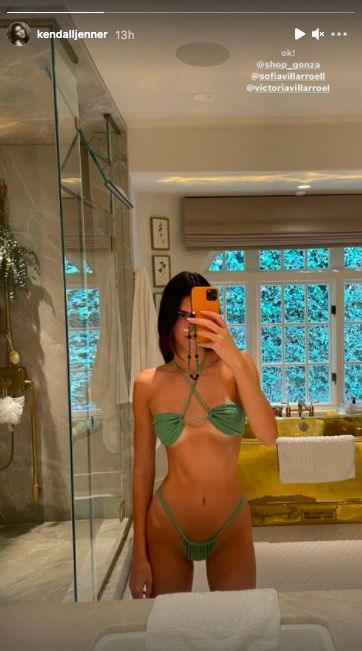 Kendra Kardashian Porn - 60+ of Kendall Jenner naked Instagram photos