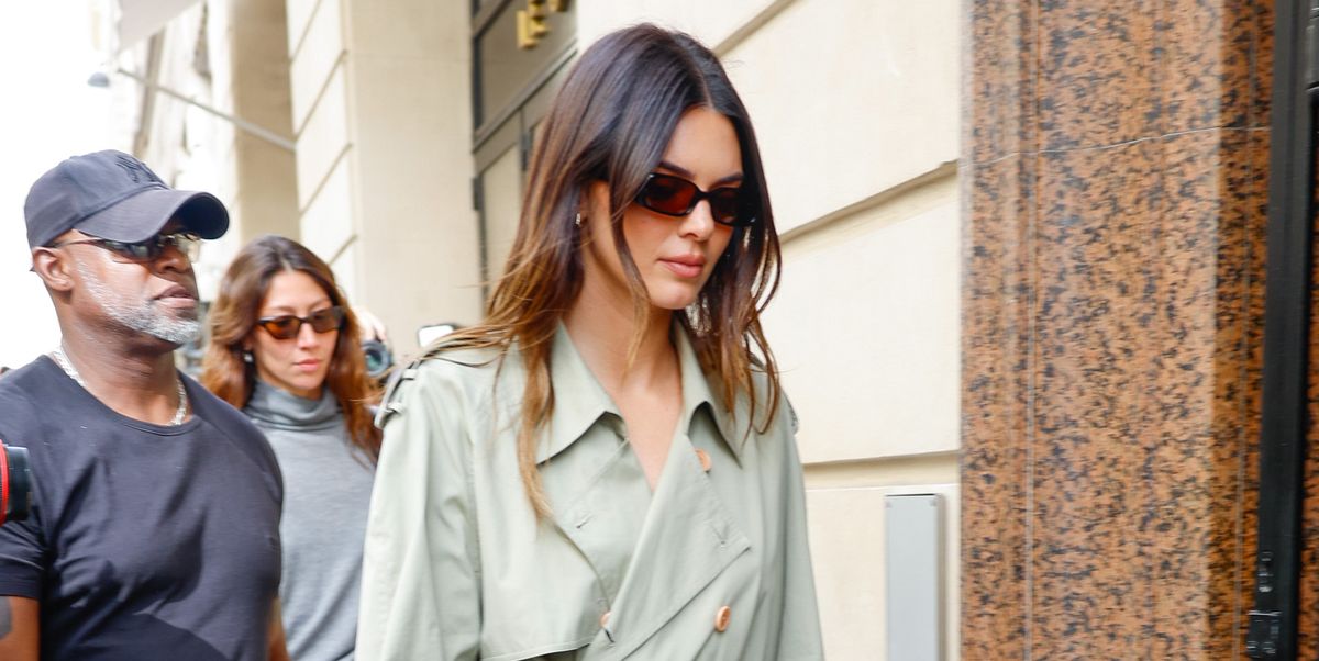 Kendall just tucked her trench coat into her skirt and it actually looked so good