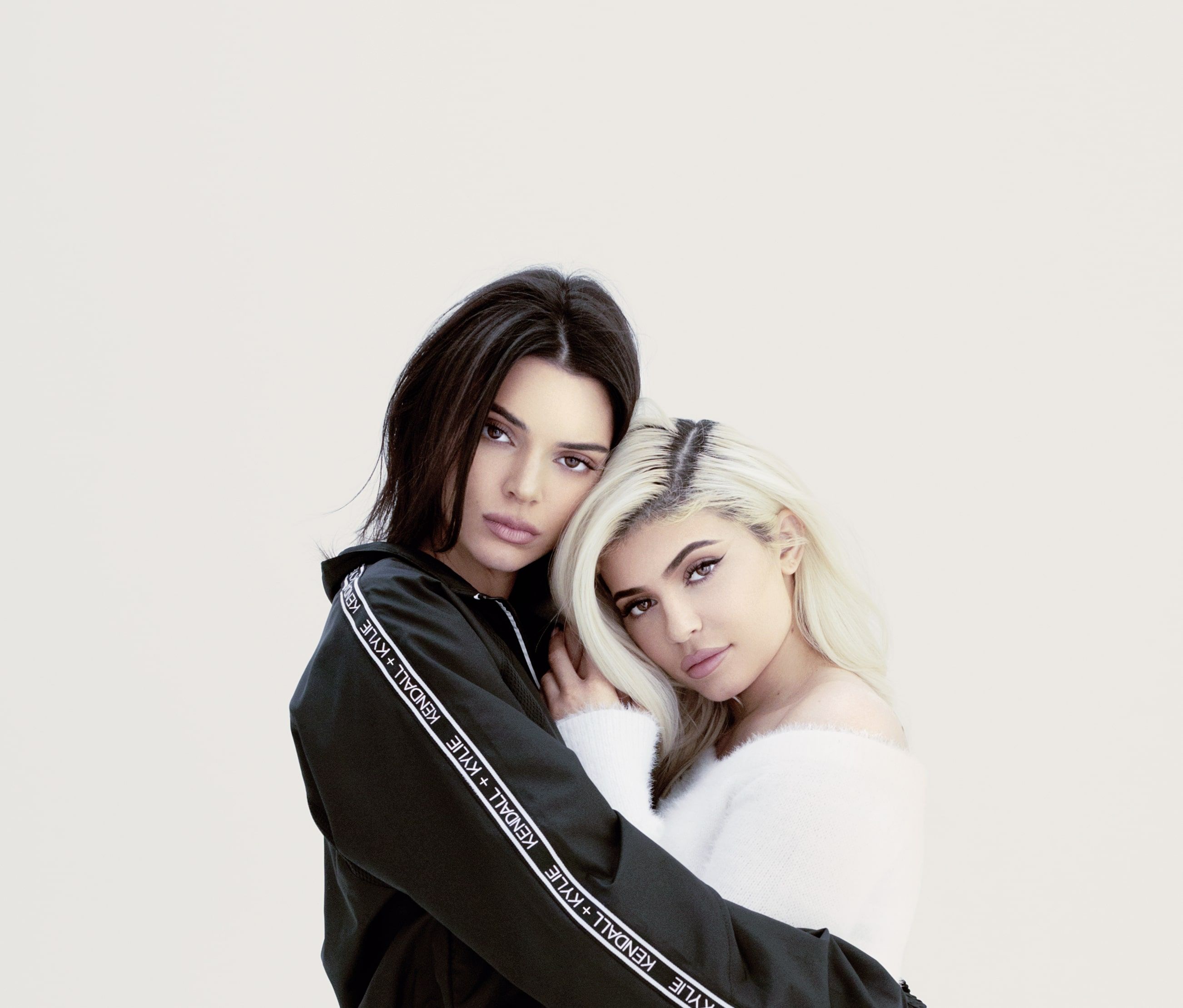Kendall y Kylie Jenner ahora diseñan bolsos juntas - Los de las Jenner: ampliando el negocio